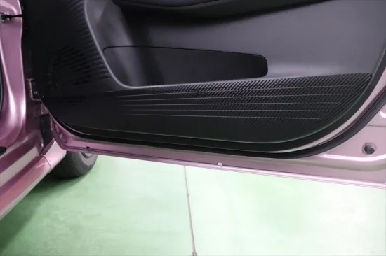 ★《ノート E13》【30%OFF】ノート E13系 ドアパネル傷防止シート (カーボンシート)拍卖