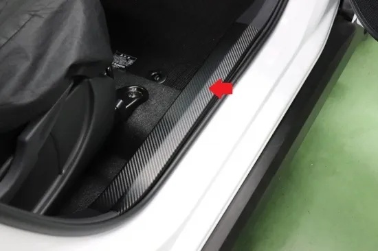 《ライズ》【30%OFF】ライズ フロントステップパネル傷防止シート(ブラックカーボン)拍卖