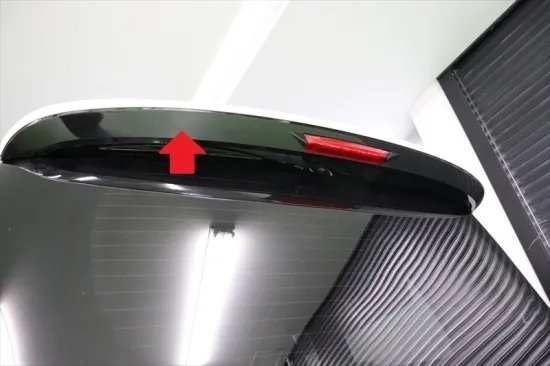 《ヴォクシー90》【30%OFF】ヴォクシー90系 リアウイングシート(ブラックカーボンシート)拍卖