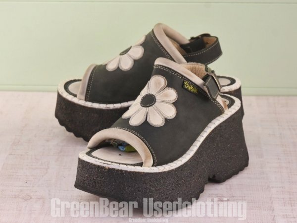 D022 レディース SWEAR 厚底サンダル ヌバック 黒 39 24.5cm拍卖