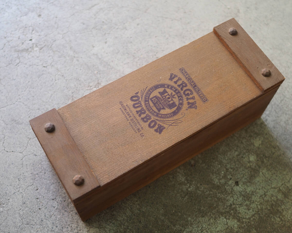 Virgin Bourbon ヴァージンバーボン 木箱のみ拍卖