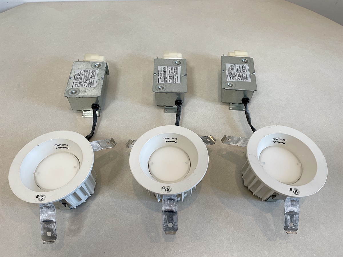 【大阪】Panasonic パナソニック LED照明器具 3個 ダウンライト/天井埋込型/LGB73301LE1/2017年製/通電済/モデルルーム設置品【RN0129-3】拍卖