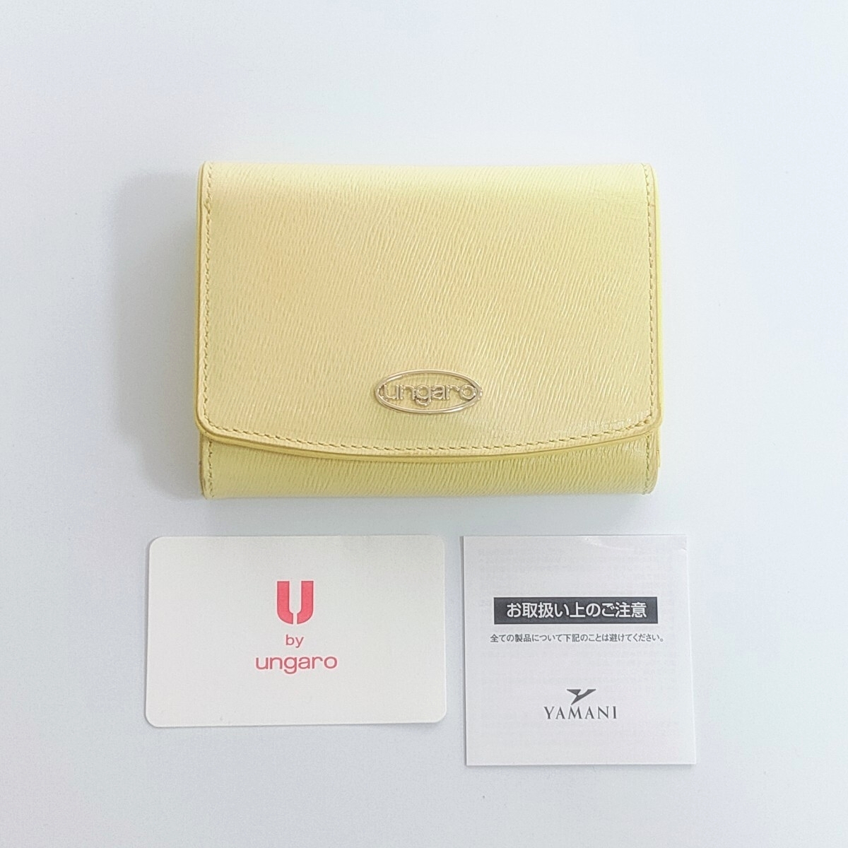 未使用品 ユーバイウンガロ 折り財布 黄色 レザーウォレット かぶせ二つ折り 牛革  小銭入れ 財布 ウォレット拍卖