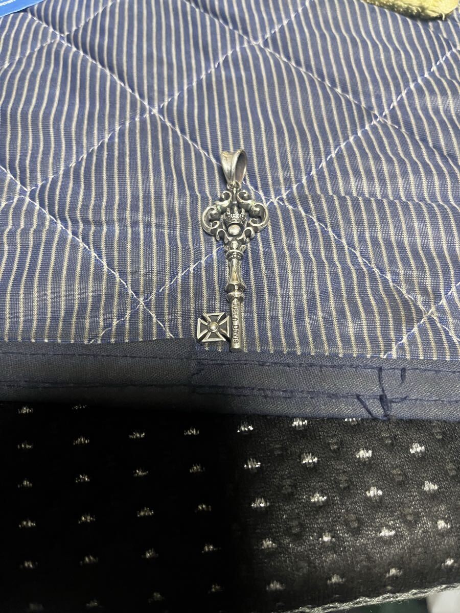 Justindavisべ ペンダントトップ拍卖