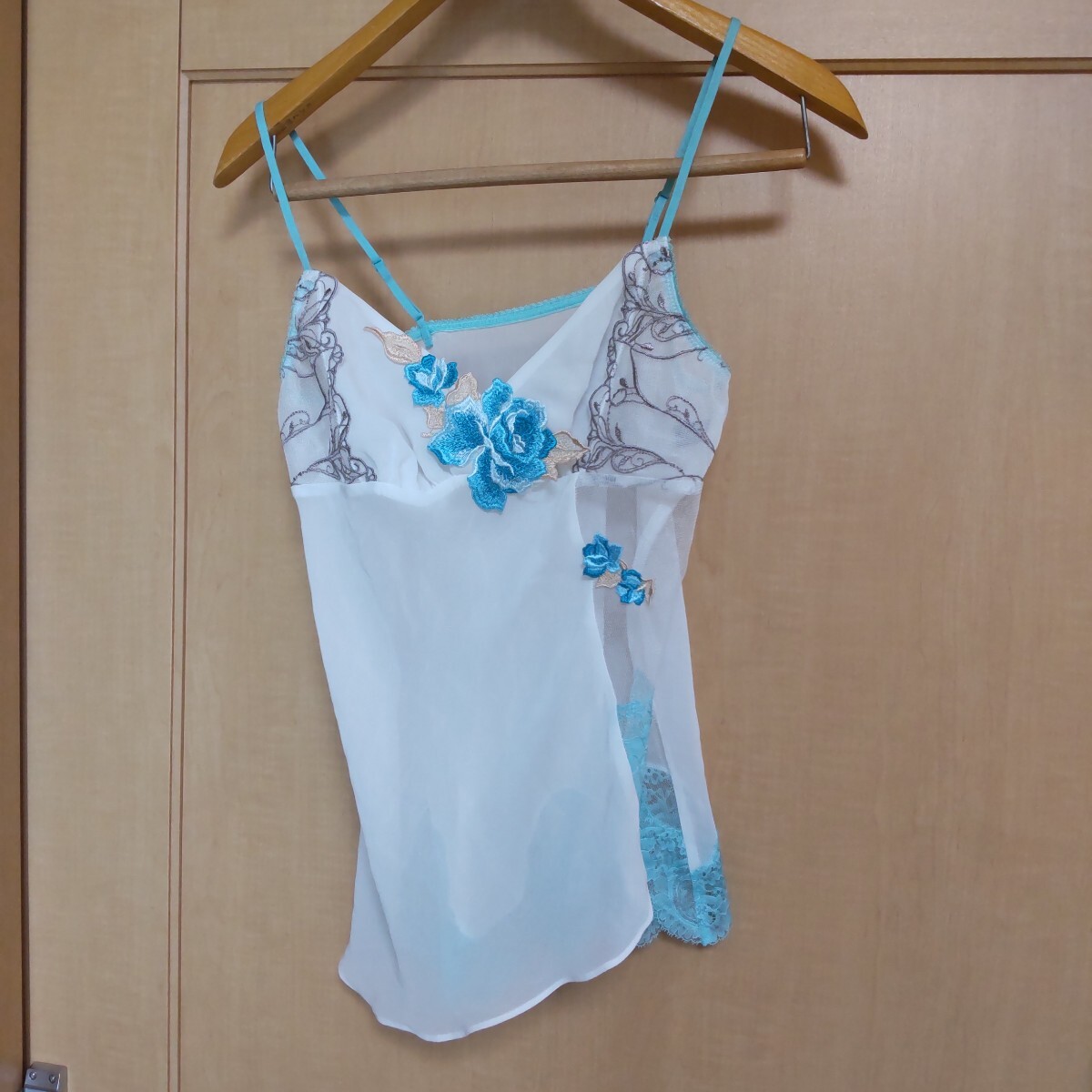 ワコール サルート キャミソール M IVアイボリー CTJ263 新品未使用拍卖