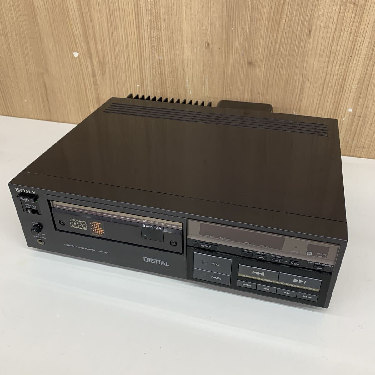 【U-1】 Sony CDP-101 CDプレーヤー ジャンク品 トレイ開閉不可 ソニー 4478-185拍卖