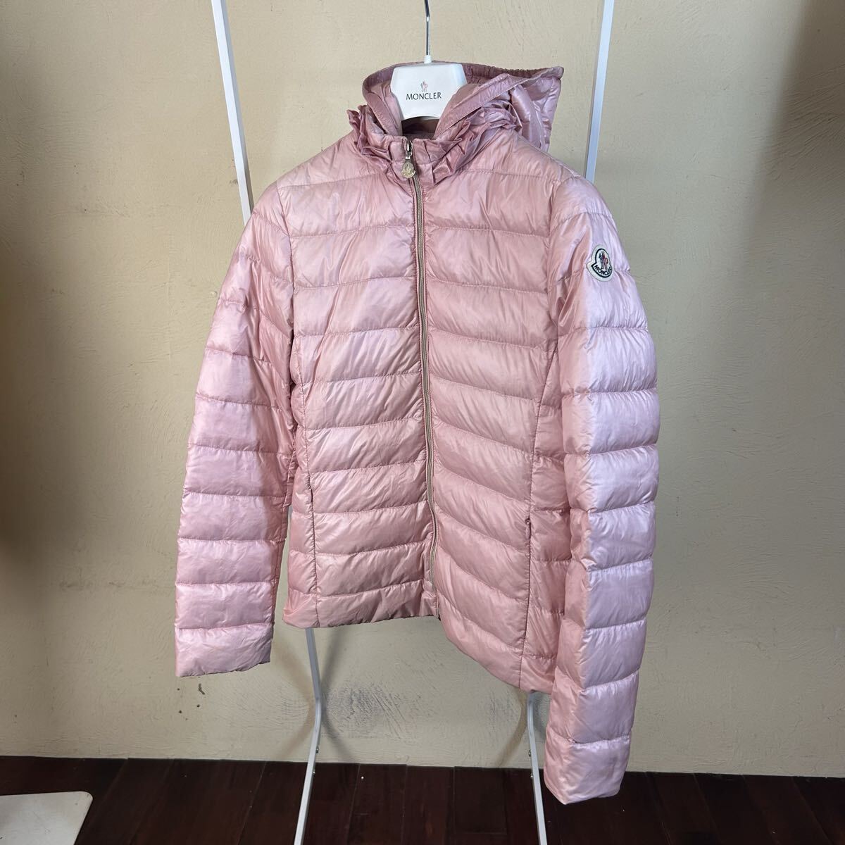 【大人もOK】 MONCLER モンクレールライトダウンジャケットピンク ナイロン拍卖
