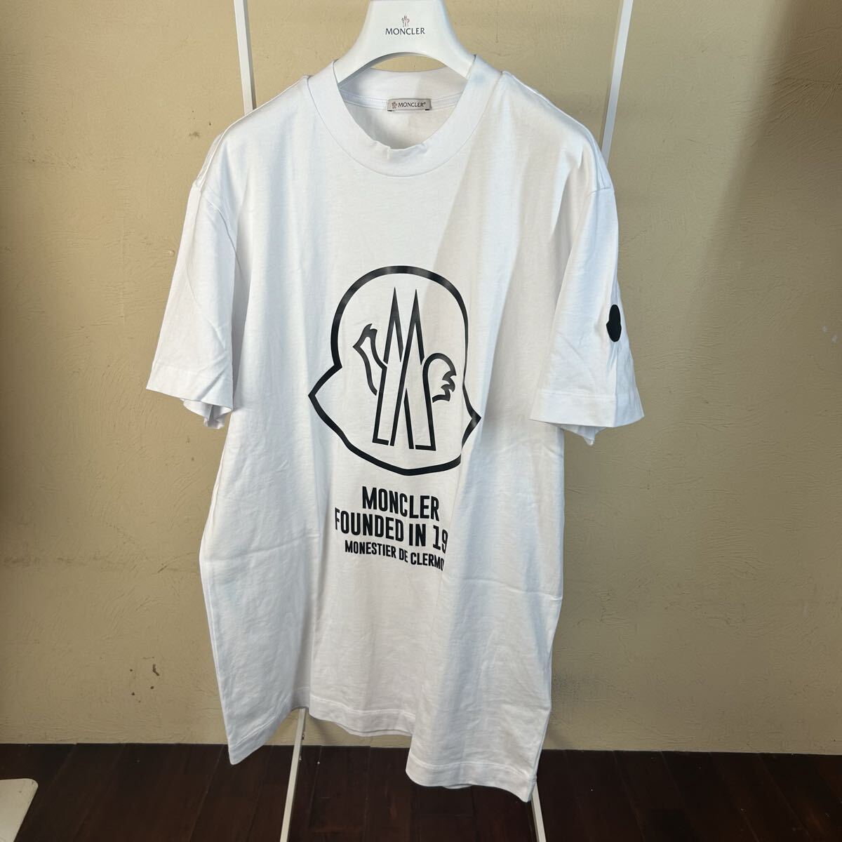 【最安値】MONCLER モンクレール半袖TシャツラバーワッペンM拍卖