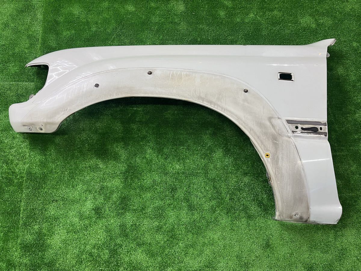 ランドクルーザー80 左側 純正 フロント フェンダー 助手席側 ホワイト ランクル80 LAND CRUISER TOYOTA 中古品拍卖