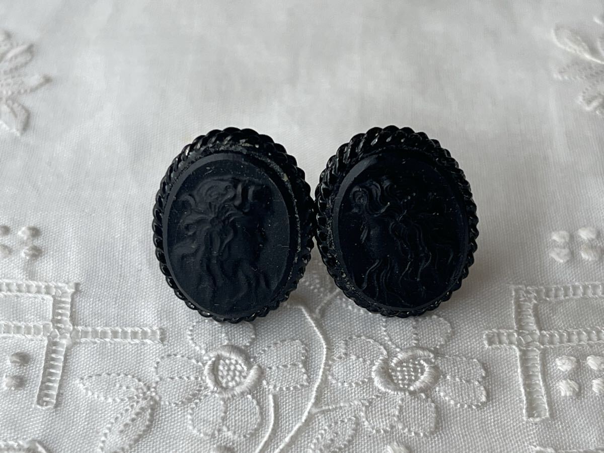 ヴィンテージ ** カメオデザインの美しいイヤリング vintage earrings 刻印拍卖