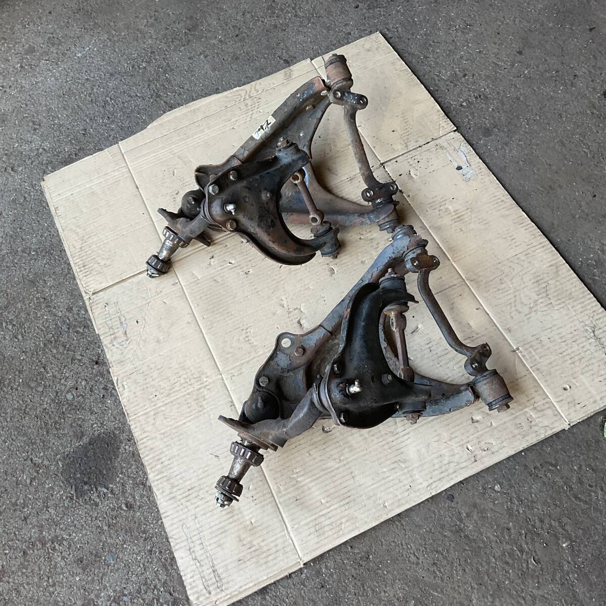 日産プリンススカイライン1500S50Dのフロントアクスル中古です。拍卖