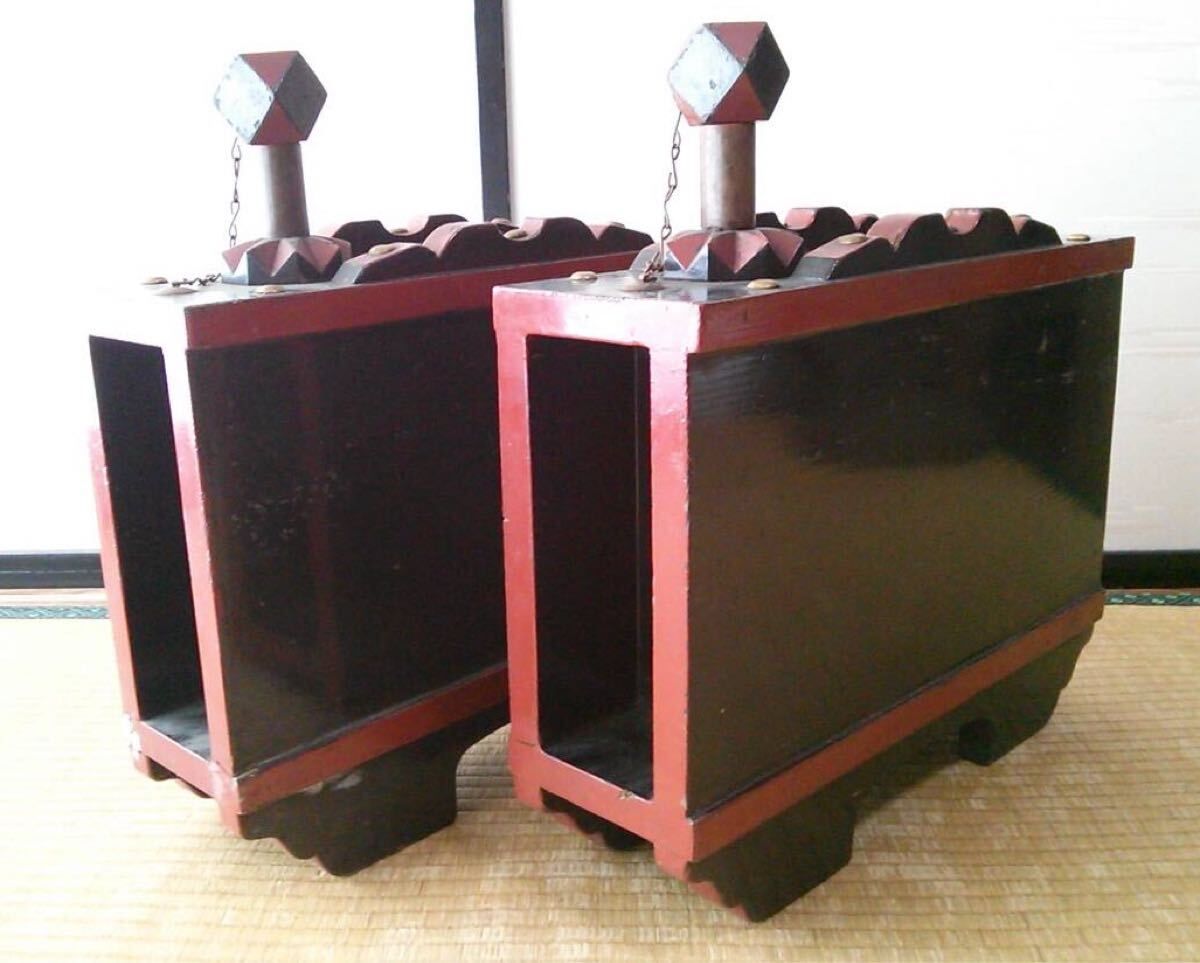 ◆珍品◆古い指樽一対◆43×13×45センチ◆箱型樽◆祝い樽◆漆塗り◆木製◆酒樽◆江戸時代◆古民具◆オブジェ◆アンティーク◆拍卖