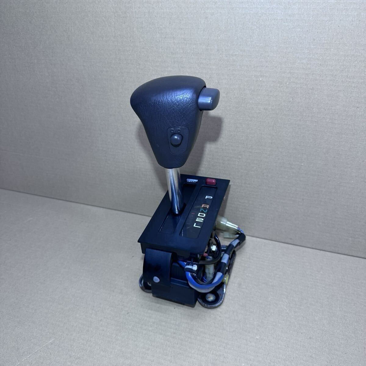 純正 オートマ シフトノブ シフトレバー ハイエース 100系 ワゴン スーパーカスタムG KZH106W拍卖