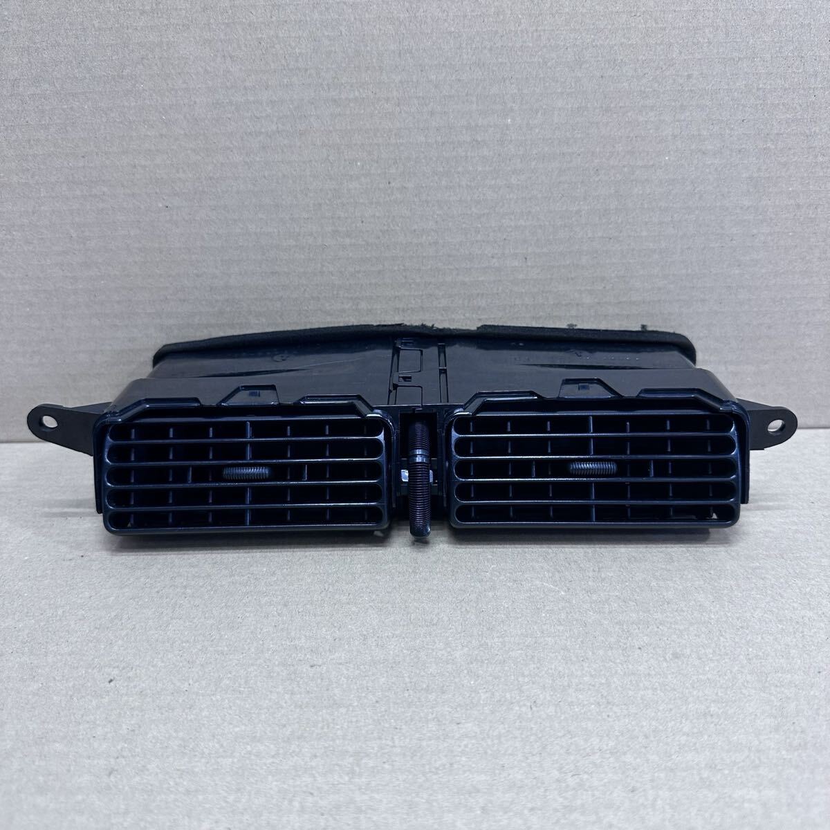 純正 エアコン吹き出し口 ダッシュボード ハイエース 100系 ワゴン スーパーカスタムG KZH106W拍卖