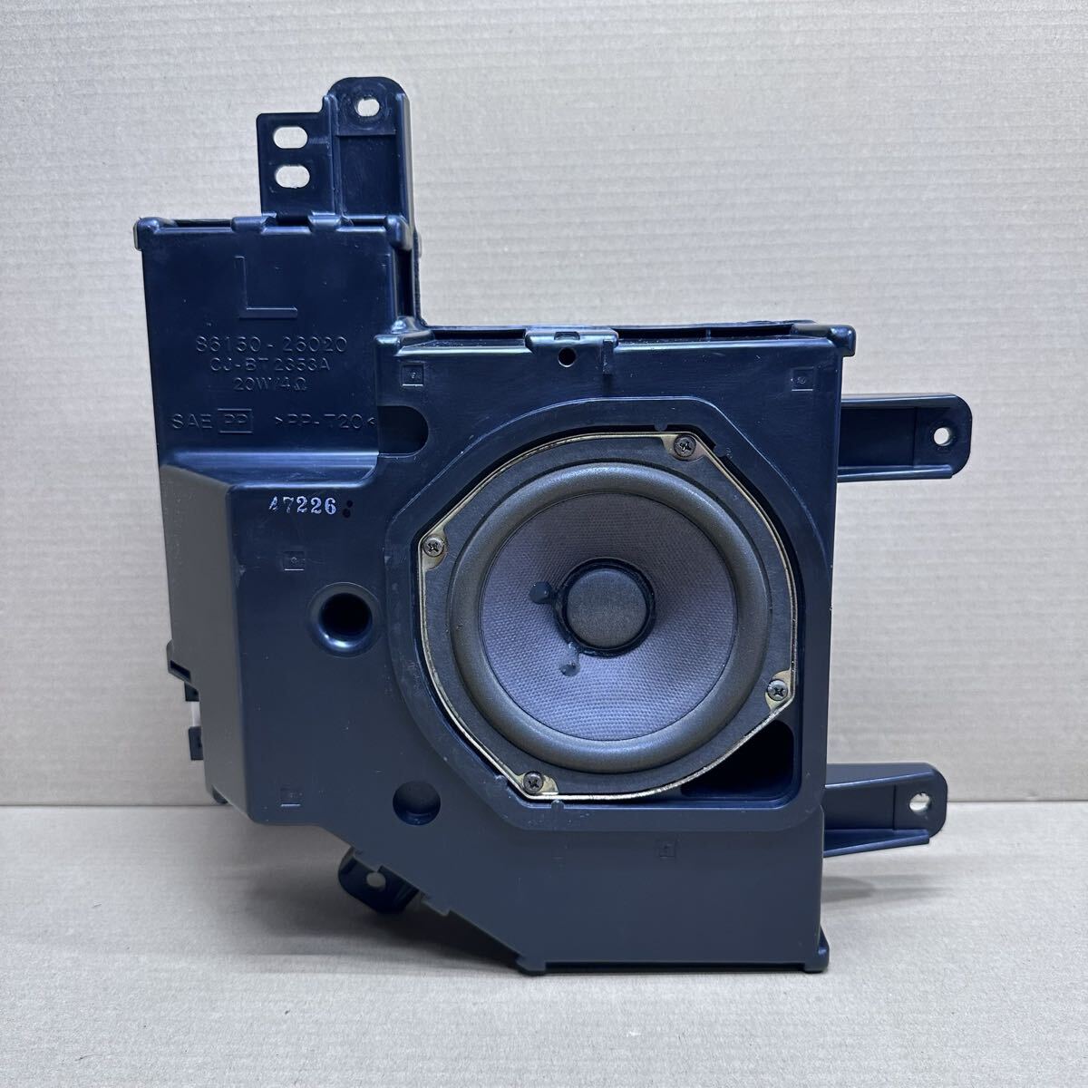 【作動確認済み】 リアスピーカー 左 ハイエース 100系 ワゴン スーパーカスタムG KZH106W 86150-26020拍卖