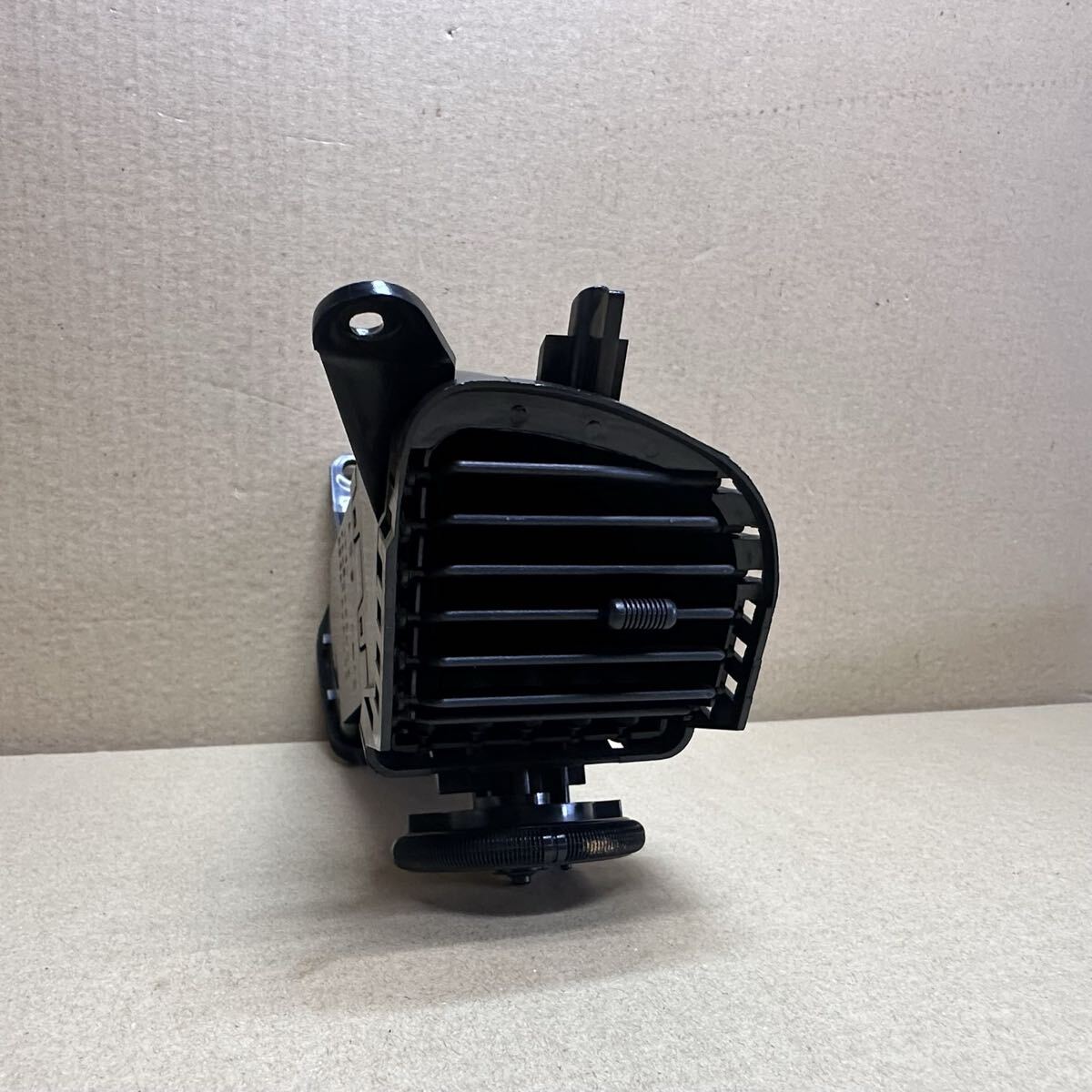 純正 フロント 運転席 エアコン吹き出し口 エアコンルーバー ハイエース 100系 ワゴン スーパーカスタムG KZH106W 拍卖