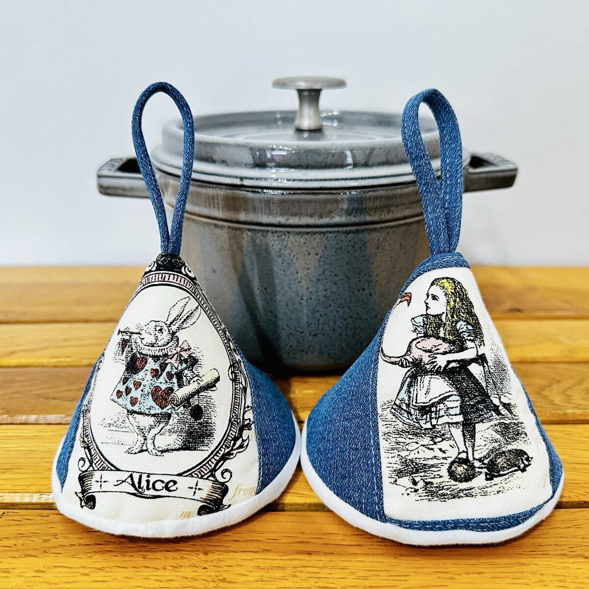 三角鍋つかみ★staubストウブホーロー鍋★ミトン★鍋つかみ★デニムリメイク アリス拍卖