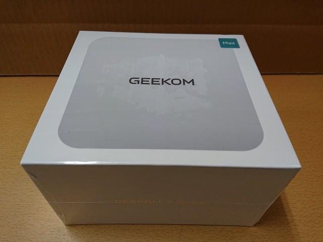 @【未使用品】 GEEKOM AI PC A8 MAX ミニPC AMD (Ryzen R9-8945HS/DDR5 32GB/SSD2TB/Win11Pro) デスクトップパソコン PC拍卖