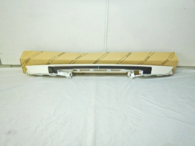 純正 未使用品 ANH10W アルファード バックドア ガーニッシュ 76811-58040 ホワイトパール 070 ※9892拍卖