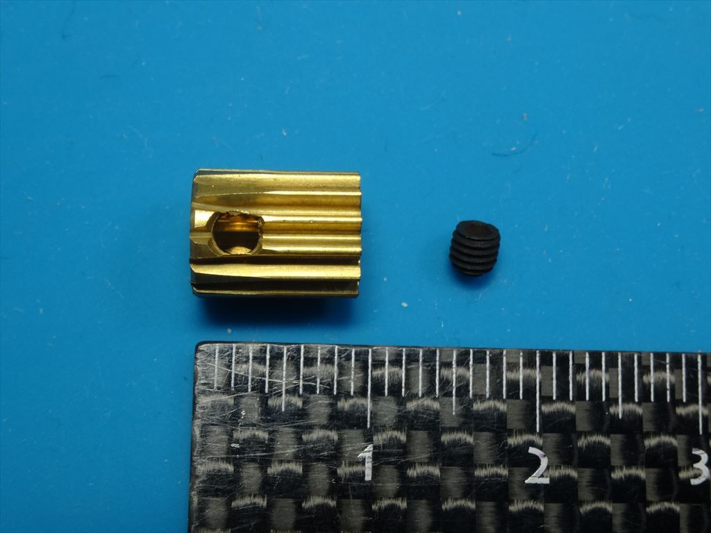 ●ピニオンギヤ(真鍮製) 軸径2.3mm用/モジュール0.5/歯数13 ■002拍卖