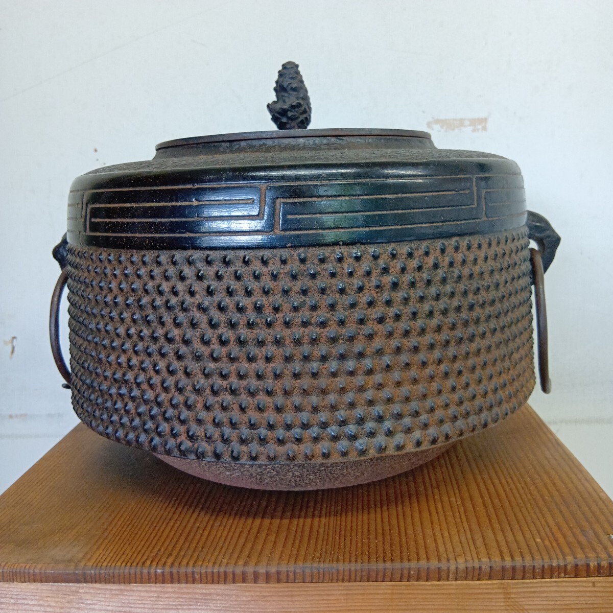 茶釜 あられ 岩鋳 南部鉄器 大型釜 穴無し 保管品 5L 箱付拍卖