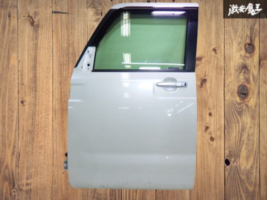 【凹みなし!】 DAIHATSU ダイハツ 純正 LA710S ウェイク フロント 左 左側 助手席側 ドア 片側 トリム 内張り スイッチ 付 カラー W24拍卖