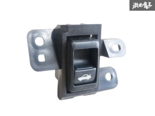 ☆実動外し☆ 日産 純正 R35 GT-R GTR 前期 VR38DETT トランク オープナー スイッチ トランクスイッチ 即納 棚9-4-D拍卖