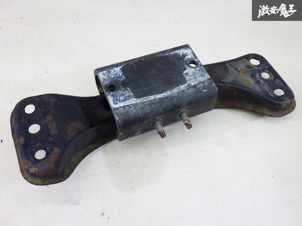 【ストア出品】 NISSAN 日産 純正 ER34 R34 スカイライン RB25DET エンジンマウント ステー ブラケット 本体 即納 在庫有 棚5-2拍卖