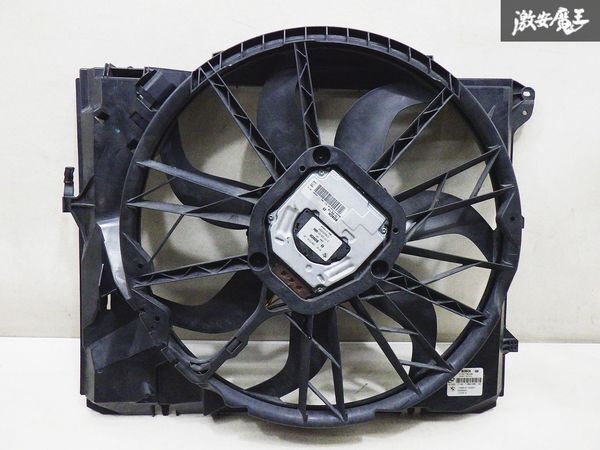 【実動外し ストア出品】BMW 純正 E90 325i ラジエーター用 電動ファン クーリング 冷却 ファン 0130706826 3135103594 シュラウド 棚K-2拍卖
