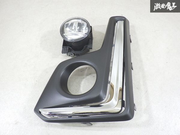 【点灯OK!】 スバル 純正 LA160F ステラ フォグライト フォグランプ カバー付 KOITO 114-11092 52713-B2240 片側のみ 黒素地 メッキ 棚11-2拍卖