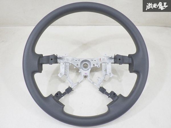 【傷少なめ】 トヨタ 純正 200系 ハイエース 4型 5型 ステアリング ハンドル ホイール 黒系 ウレタン 45103-60140 内装 直径約38.5cm 棚3-3拍卖