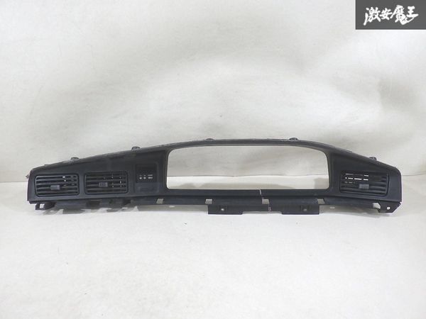 【旧車 当時物】 日産 純正 U12 ブルーバード メーターフード メーターパネル 10261-RA0100 エアコン吹き出し口 ルーバー 黒素地 棚1-4-2拍卖