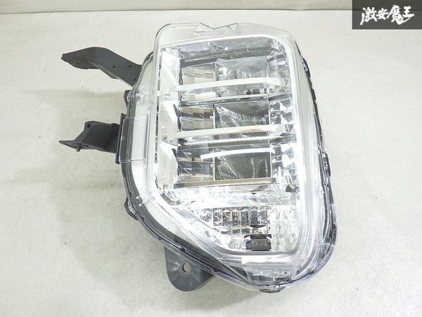 【LED点灯OK】 三菱 純正 B34W ekクロス LED ヘッドライト ヘッドランプ 片側のみ KOITO 100-23773 即納 棚J-1拍卖
