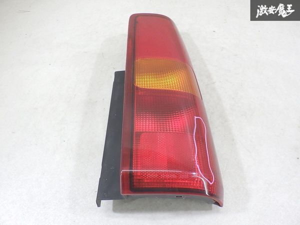 【ストア出品】 スズキ 純正 JB23W ジムニー テールライト テールランプ 片側のみ KOITO 33-06418 220-32081 即納 棚8-3拍卖