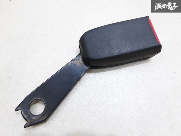 何かの純正 車種不明 ベルトキャッチ 1個 単体 シートベルト キャッチ 受け ロック TK-523 G3273 約178mm 棚7-4-B拍卖