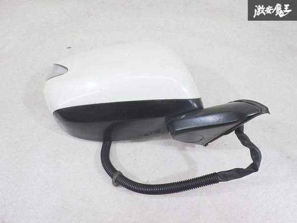 【中古良品 保証付き】 ホンダ 純正 GE8 フィット RS ドアミラー 電動格納 ウインカー ホワイトパール系 9P 片側のみ GE7 GE6 GE9 棚13-1拍卖
