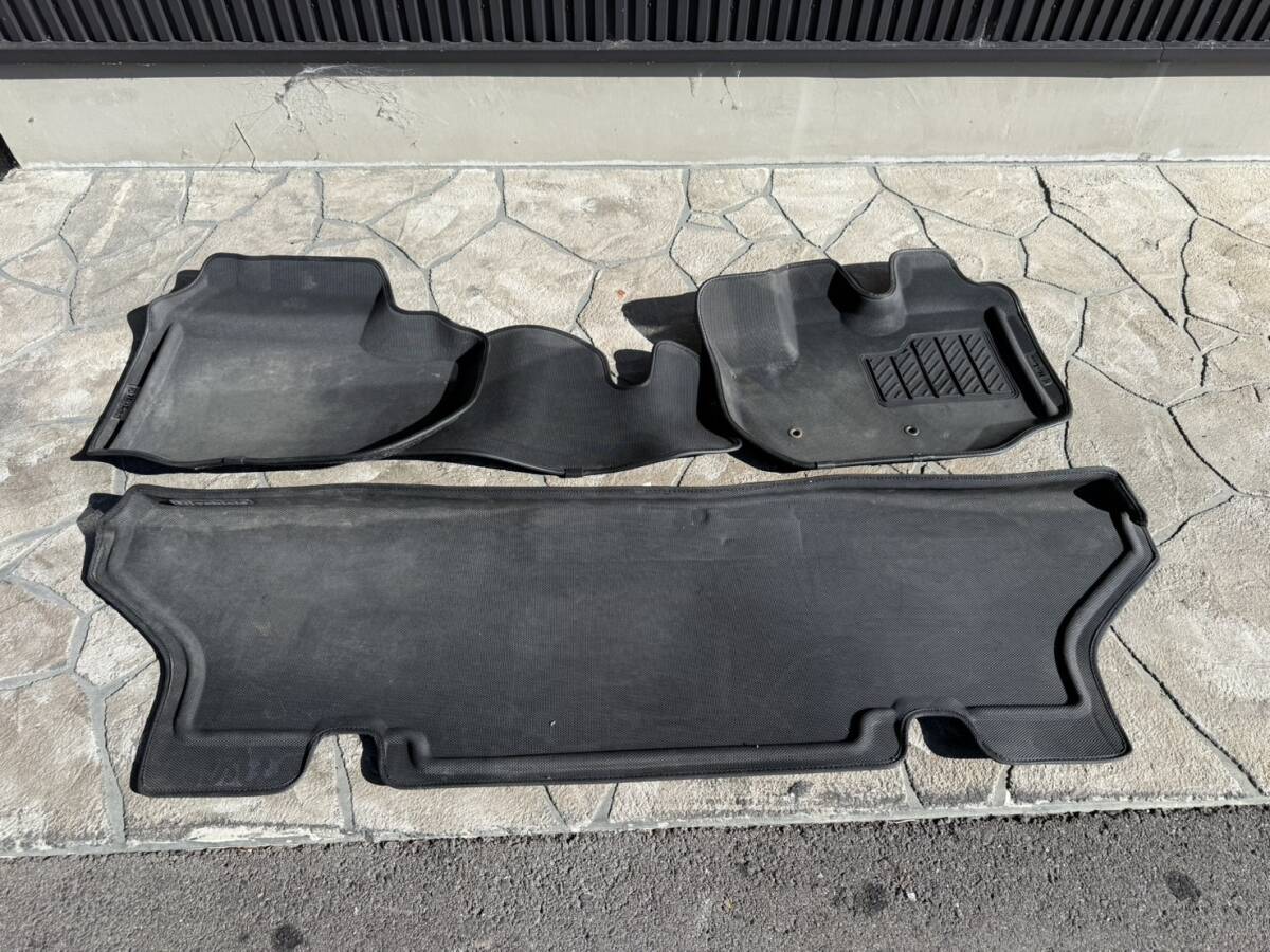 ハイエース ワイド ハイアンドロー 3Dフロアマット拍卖
