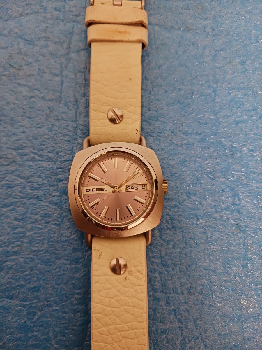 ディーゼル QZ DZ-5096 デイデイト ブラウンゴールド 文字盤 レザー DIESEL スクエア 3針 カレンダー クォーツ QUARTZ 腕時計拍卖