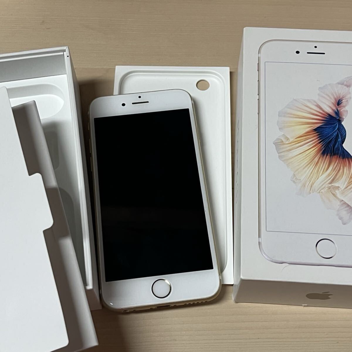 iPhone6s 64GB ゴールド 中古品 SIMフリー AppleStore購入品拍卖