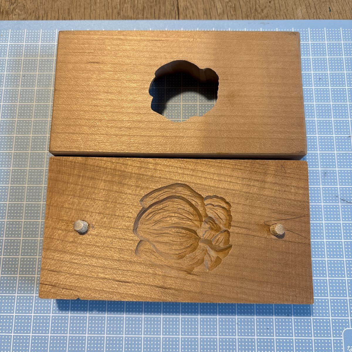 古い木製 菓子型 木型 あやめ 菖蒲 花 和菓子 落雁 ねりきり 型抜き 木枠 昭和レトロ 拍卖