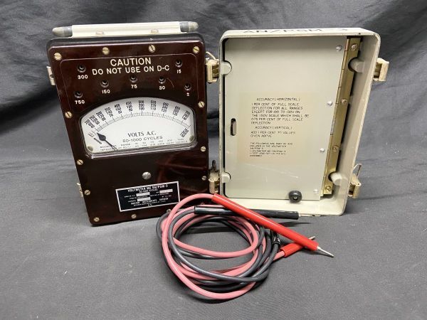 【R095】希少 当時物 WESTON INSTRUMENTS ウエストン 電圧計 VOLTMETER ME-59/PSM-3 50-1000 ケース入り ヴィンテージ b拍卖