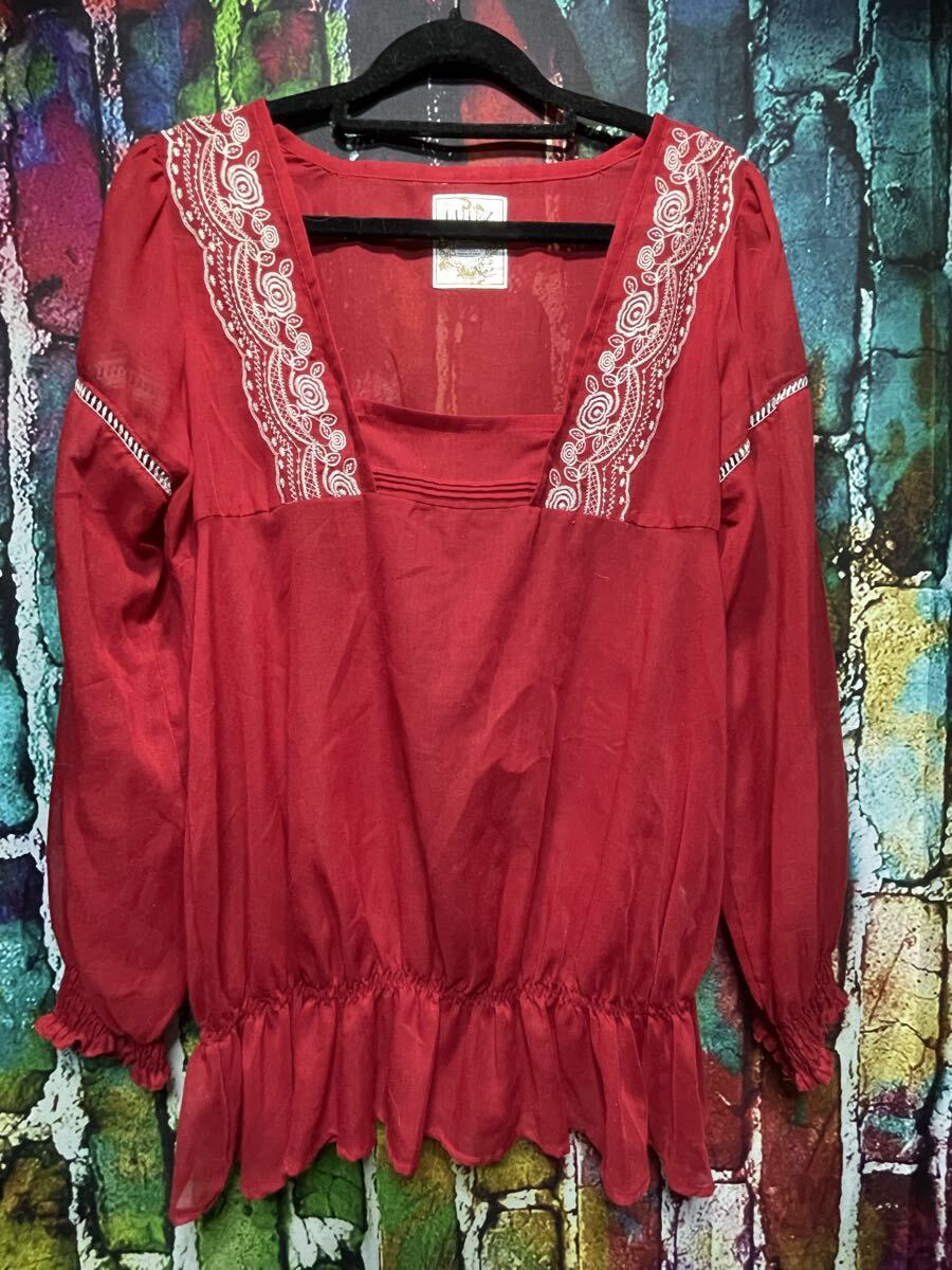 LUIEZ ルイーズ シフォン刺繍ブラウス 赤 スクエアネック size 2拍卖