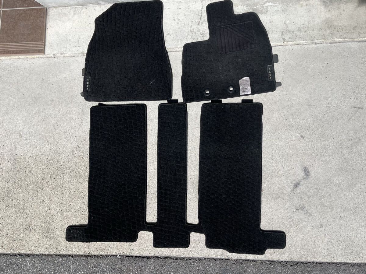 040【トヨタ:ノア、80系ヴォクシー、エスクァイア】中古フロアマット ※佐川急便着払い発送拍卖