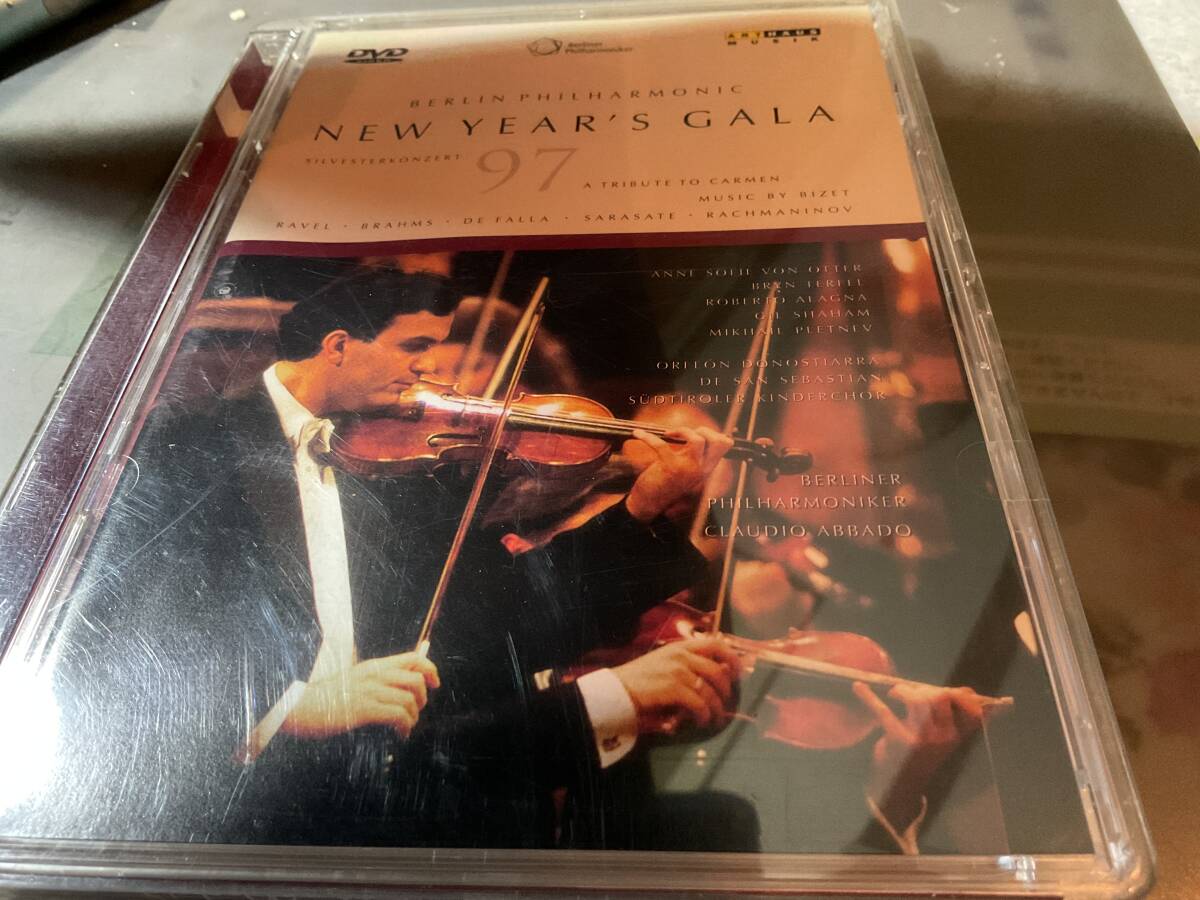 oベルリンフィル ニューイヤー・ガラ  97年 オッター  シャハム  ターフェル   カルメン  アバド拍卖
