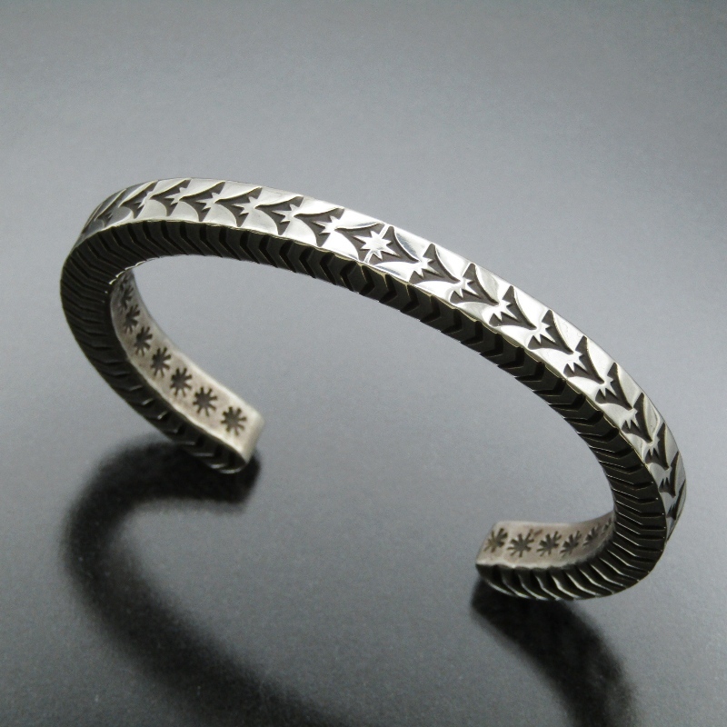 美品 Sunshine Reeves ナバホ族 バングル 4面スタンプ ヘビーゲージ サンシャインリーブス ブレスレット メンズ レディース 80007144拍卖