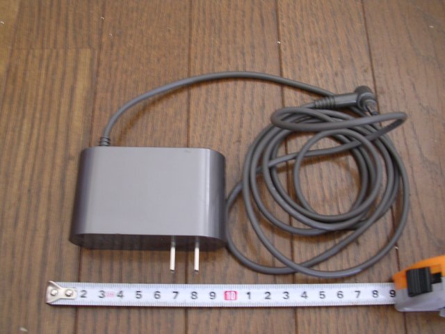 ■217160-04 Dysonダイソン純正 掃除機用充電器 30.45v 1.1A出力 電圧確認済み(確証提示) 動くが完全JUNK品拍卖