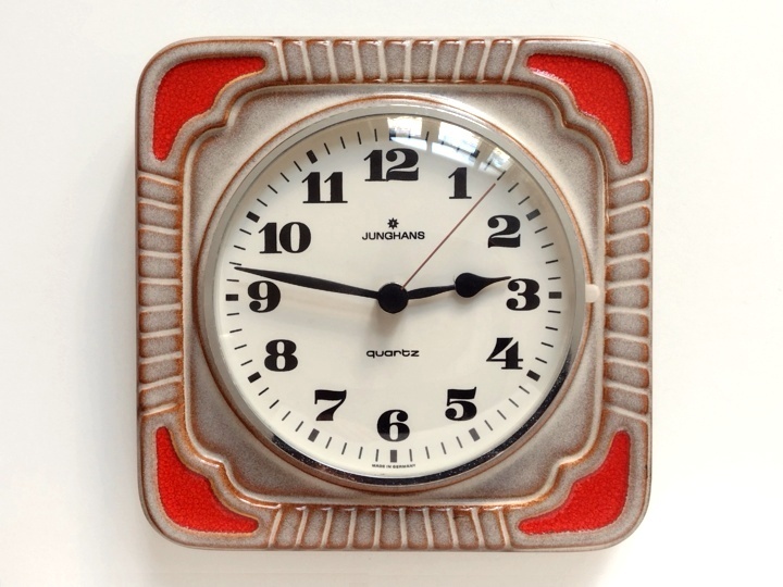 ●○ドイツ製 陶器の壁掛け時計 灰茶×朱色 JUNGHANS○●アナログウォールクロックレトロビンテージアンティークインテリア IN819拍卖