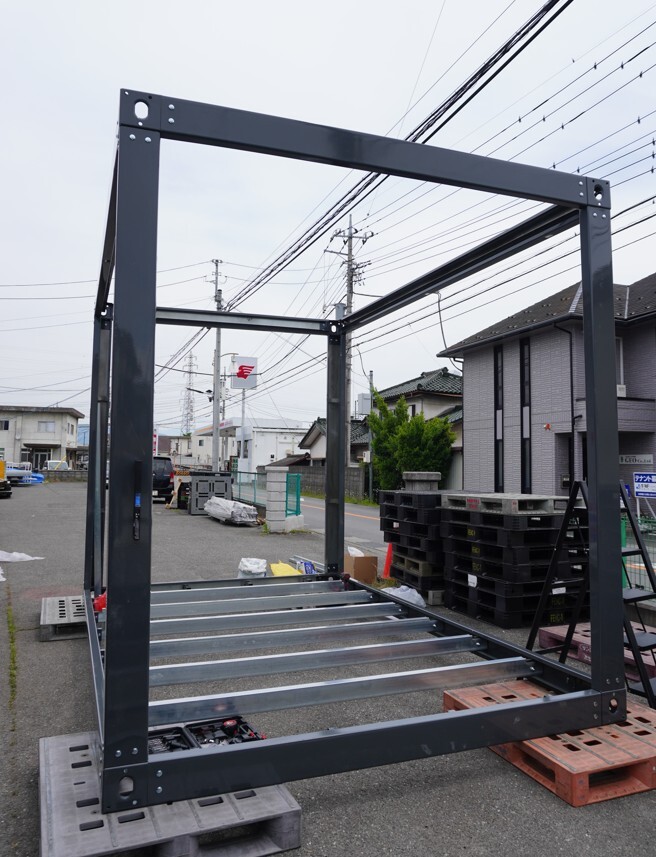 3x6のクイック組み立て式ルームフレーム カスタマイズ可能 テラス付きユニットハウス 組立式連棟可能 カスタム 仮設住宅 ガラスハウス拍卖