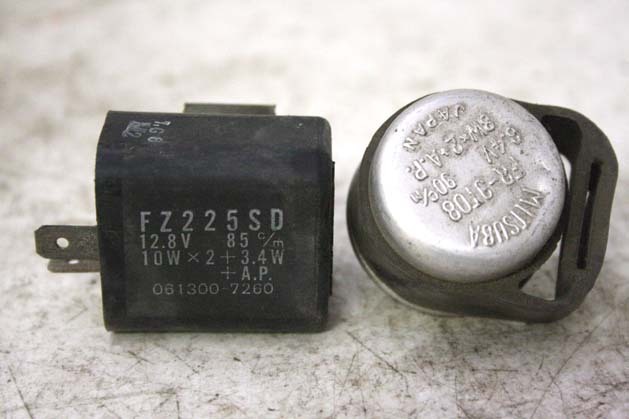 6V,12Vウインカーリレー2個 カブC50SS50CB50MB5TL50モトコンポモンキーゴリラシャリィスズキマメタンミニタンRG50ヤマハRZ50RD50カワサキAR拍卖