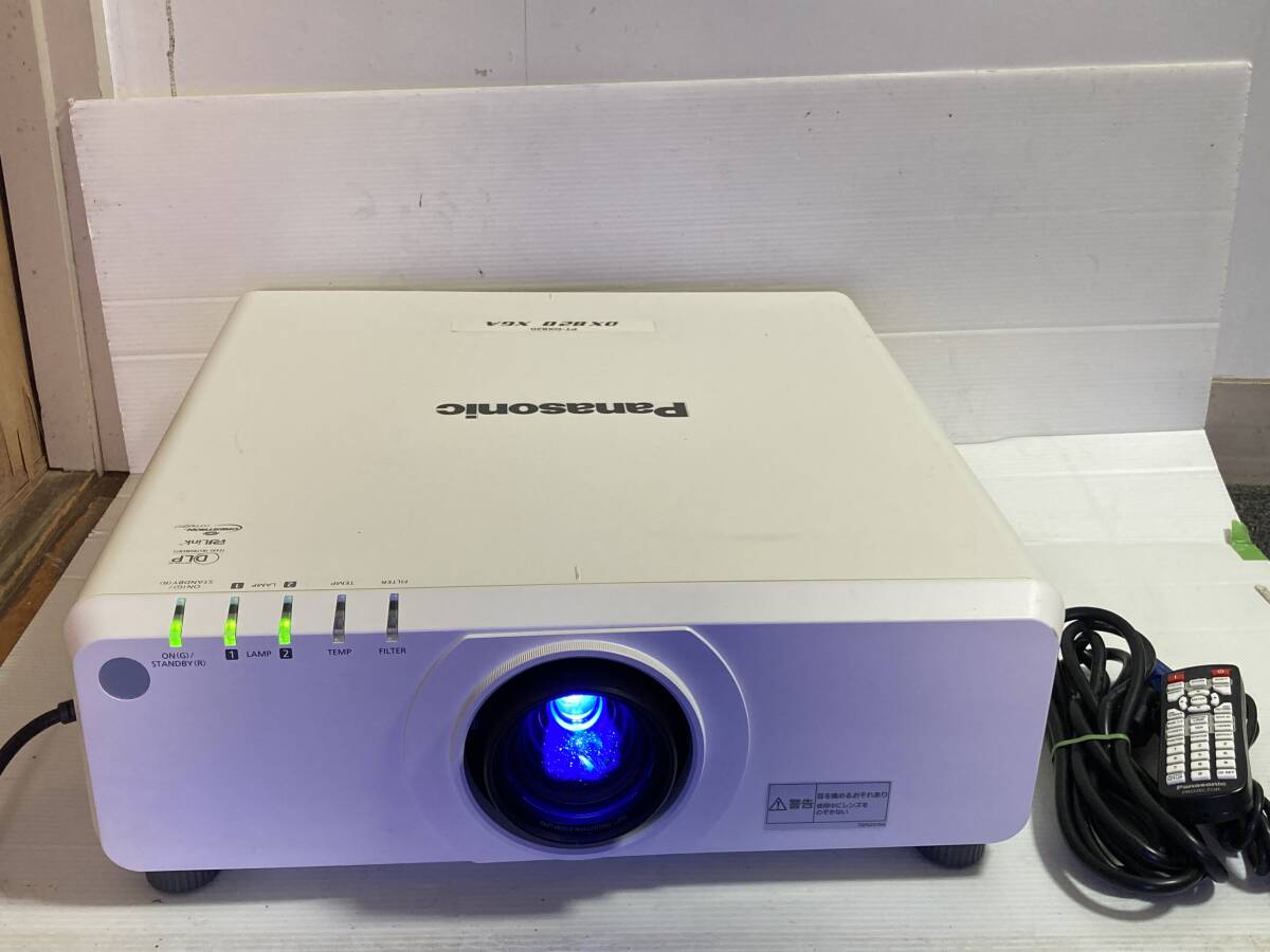 Panasonic PT-DX820JW ★8200ルーメン P IN P 機能 投写サイズ50-600型 ランプ使用各848時間 日本製拍卖